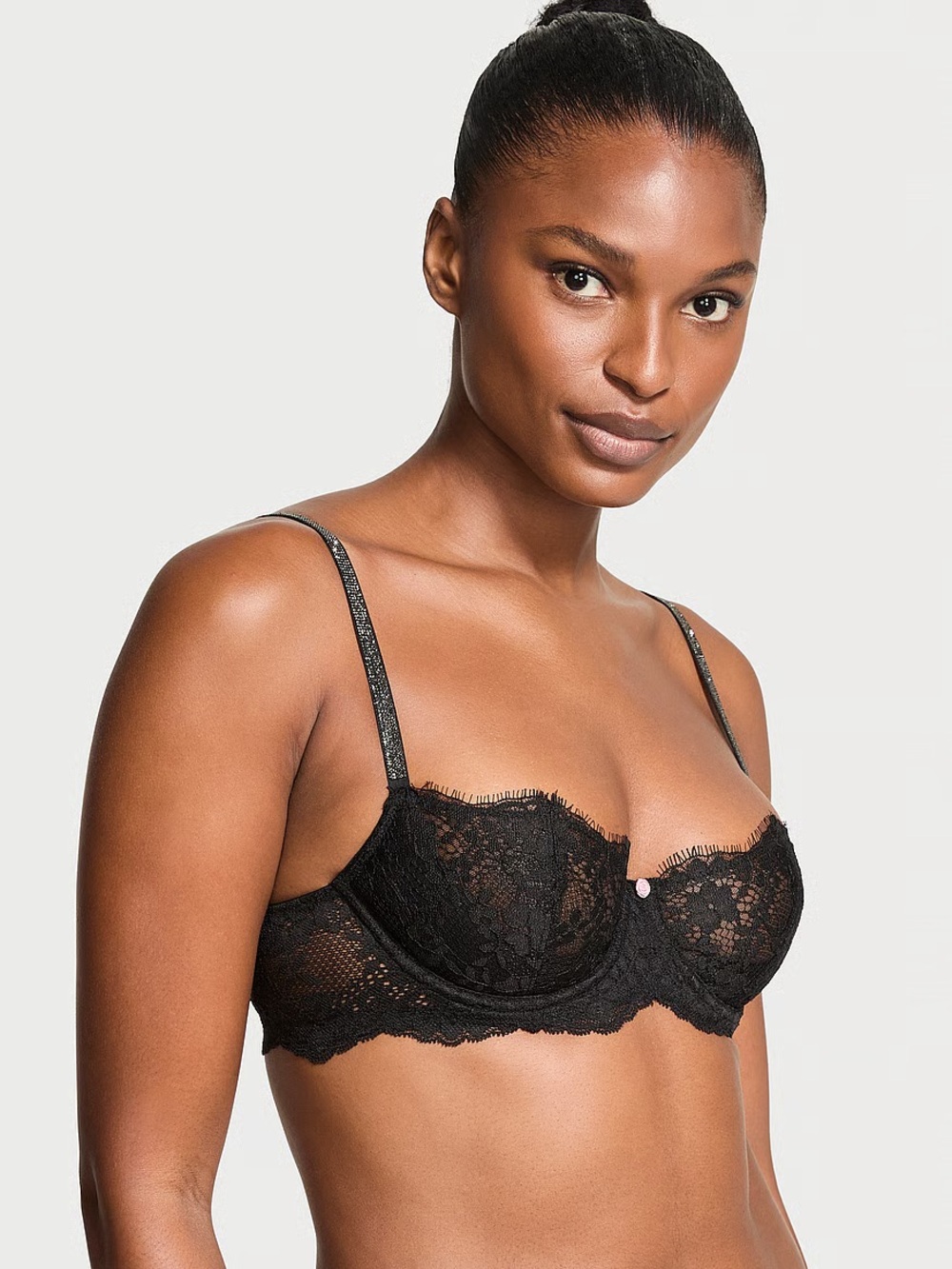 Victoria's Secret Black Lace Underwire Bra with Scalloped Trim